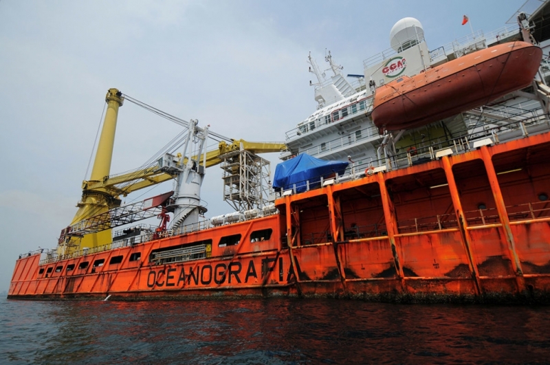 Barco de Oceanografía encalla frente a Ciudad del Carmen