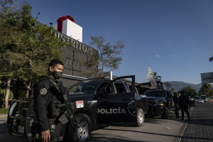 Fiscalía de Jalisco realiza diligencias a obscuras en zona de asesinato de Aristóteles Sandoval