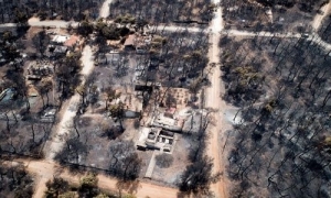 Aumenta a 81 la cifra de muertos por incendios en Grecia