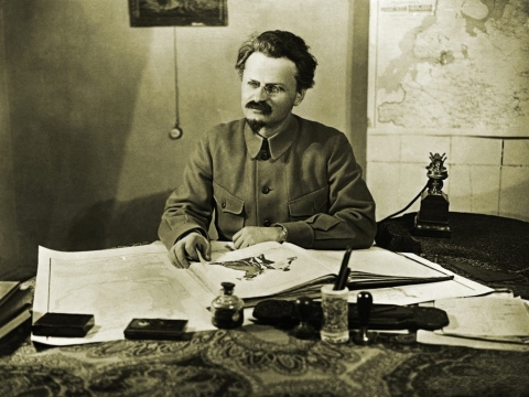 Cinco libros para conocer más sobre León Trotski