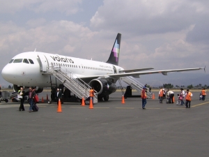 Admiten demanda colectiva contra Volaris